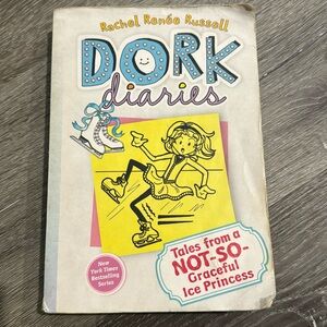Book: Dork Diaries (4 book)